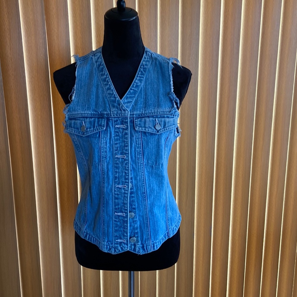 Gap jean vest/Barely worn/Size medium